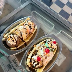Family Ties Diner - Sundaes
