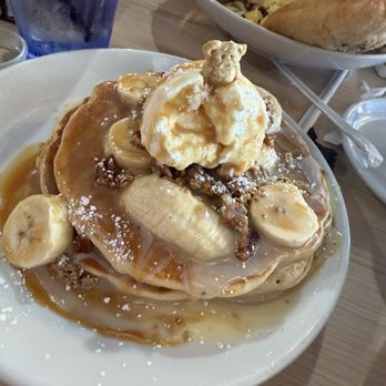 Honeybear Cafe - Banana Crunch pancakes - Breakfast & Brunch Near Me - Chicago, Illinois