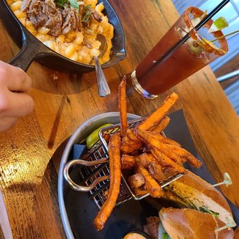 Copper Coil Still & Grill - Mac and cheese + pulled pork & hippie burger? Yam fries - Cajun/Creole Near Me - Squamish, British Columbia