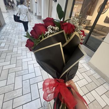 Rose Florist & Flower Delivery - Flowers - Floral Designers Near Me - McLean, Virginia Rose Florist & Flower Delivery - Flowers - Floral Designers Near Me - McLean, Virginia