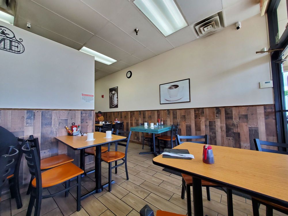 Manny's Cafe