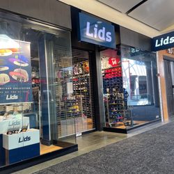 Lids - Still closed and it's 10:30
