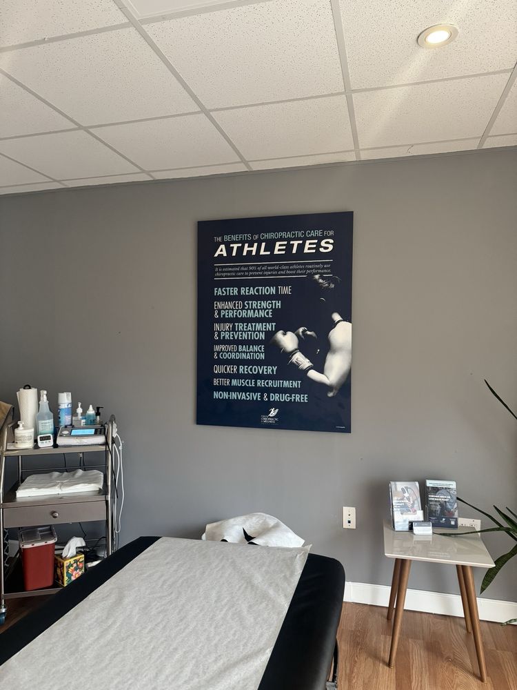 Miami Chiropractic & Wellness Logo