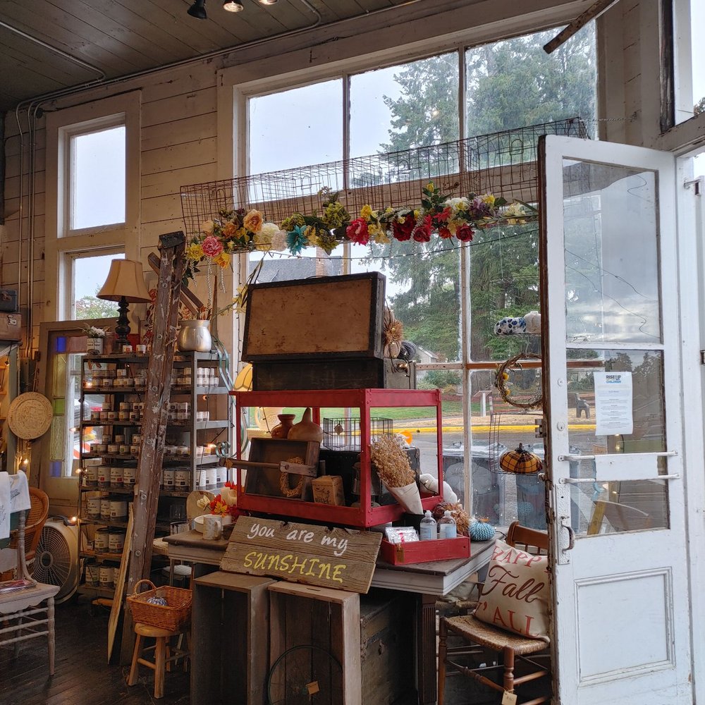 Mt  Angel Mercantile - Home Decor Near Me - Mount Angel, Oregon