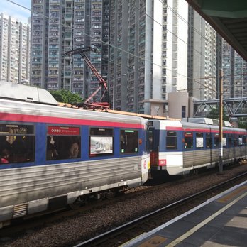 港鐵 - 8 years after the MTR/KCR merger, the old KCR system colors are still somewhat visible.  (Reminds me of the Parisian RER) - Public Transportation Near Me - Hong Kong, HK