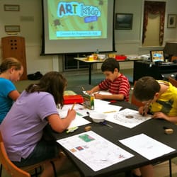 Art Kids Academy - Kids working hard on their artwork
