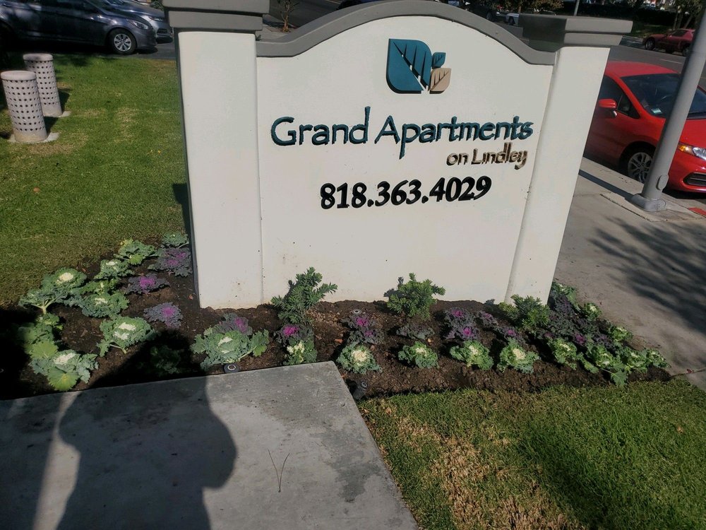 GRAND APARTMENTS ON LINDLEY Updated September 2024 63 Photos & 38