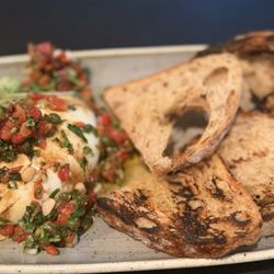 Esin Restaurant & Bar - Burrata