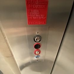 Apple - ThyssenKrupp elevator, Apple Aventura Mall