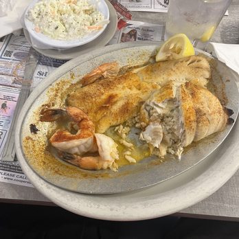 Coopersburg Diner - Mini Broiled Seafood Combo - Diners Near Me - Coopersburg, Pennsylvania