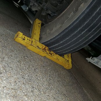 Walmart Supercenter - They put the boot on late to catch people while they are sleepingThey could knock and let you know but it's  a money making scam - Department Stores Near Me - Tyler, Texas