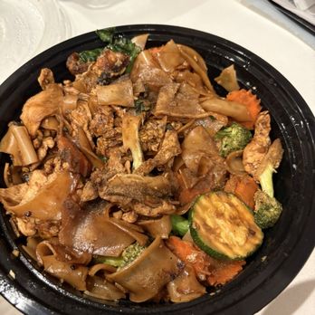Kin Sen Thai - Pad see ew - Thai Near Me - Millcreek, Utah Kin Sen Thai - Pad see ew - Thai Near Me - Millcreek, Utah
