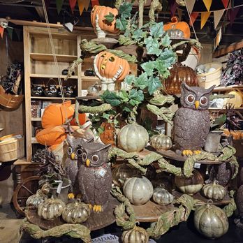 Roger's Gardens - Nurseries & Gardening Near Me - Corona Del Mar, California