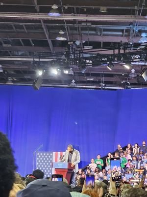 Huntington Place by null