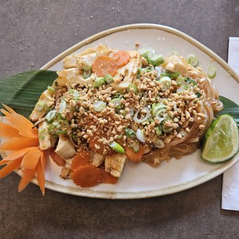 Blue Orchid - Pad thai noodles w/tofu - Pan Asian Near Me - New Haven, Connecticut