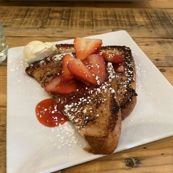 Batter & Berries - Strawberry French Toast - Breakfast & Brunch Near Me - Chicago, Illinois Batter & Berries - Strawberry French Toast - Breakfast & Brunch Near Me - Chicago, Illinois