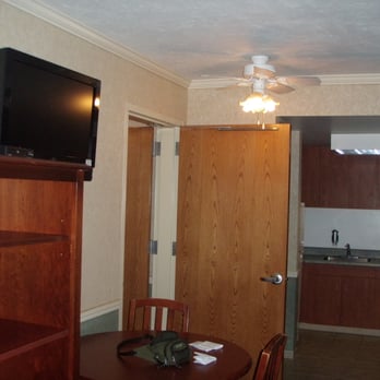 Inns of the Corps - Ward Lodge Camp Pendleton - kitchenette & adjoining rooms...very cool - Bed & Breakfast Near Me - Camp Pendleton, California Inns of the Corps - Ward Lodge Camp Pendleton - kitchenette & adjoining rooms...very cool - Bed & Breakfast Near Me - Camp Pendleton, California