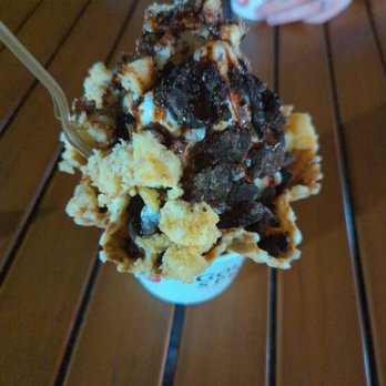 Golden Spoon - Absolutely wonderful experience at golden spoon. The staff is always happy and very friendly. Fro yo is really good. Best fro-yo in town. - Ice Cream & Frozen Yogurt Near Me - Valencia, California Golden Spoon - Absolutely wonderful experience at golden spoon. The staff is always happy and very friendly. Fro yo is really good. Best fro-yo in town. - Ice Cream & Frozen Yogurt Near Me - Valencia, California