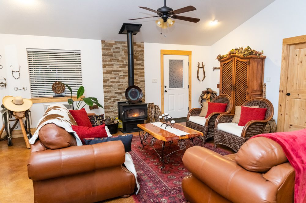 LAZY H LODGE 12 Photos 2110 Potters Creek Rd, Canyon Lake, Texas