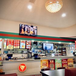 Pizza Twist - Pizza Twist restaurant interior