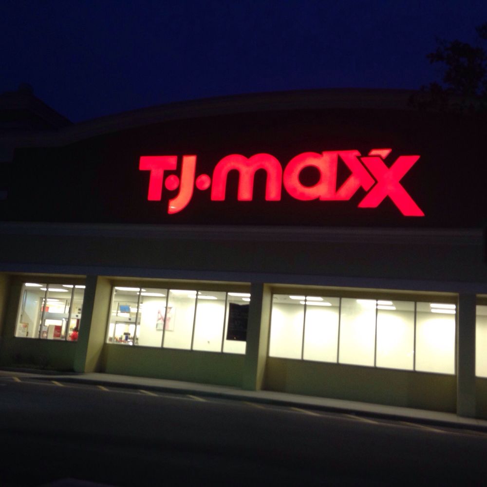TJ Maxx - Exterior shot at night - Women's Clothing Near Me - Casselberry, Florida TJ Maxx - Exterior shot at night - Women's Clothing Near Me - Casselberry, Florida