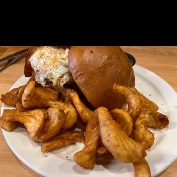The Railyard - The Dead Head Pub Burger! - Restaurants Near Me - Gillette, Wyoming
