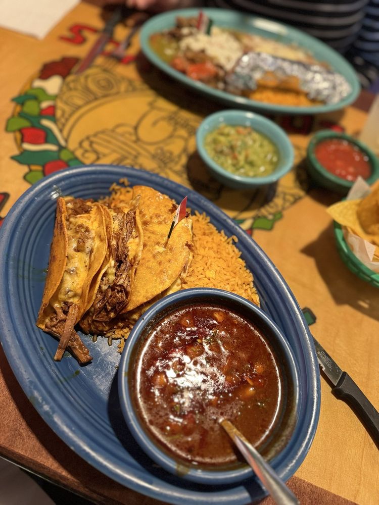 Food from Taqueria Los Mayas