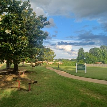 Jim Saucier Memorial Park - Parks Near Me - Southaven, Mississippi Jim Saucier Memorial Park - Parks Near Me - Southaven, Mississippi