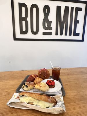 BO&MIE by null