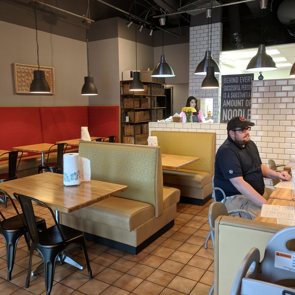 Circle Noodle - Inside. Dining room. This is pretty much it. - Japanese Near Me - Roswell, Georgia