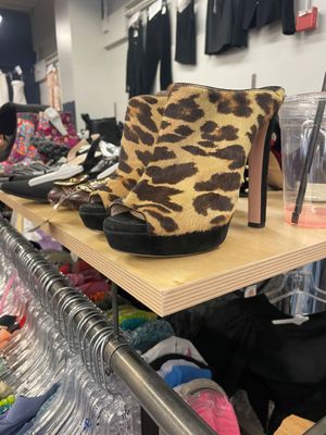 Crossroads Trading by null