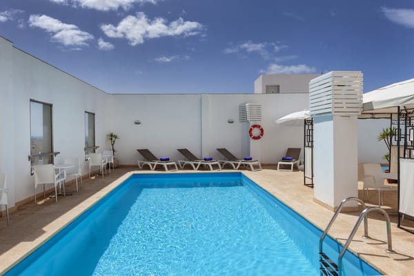 Occidental Santa Cruz Contemporáneo by null