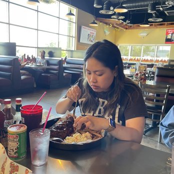 Phil's BBQ - Barbeque Near Me - Temecula, California