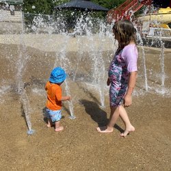 Evergreen Campsites & Resort - Splash pad/pool area