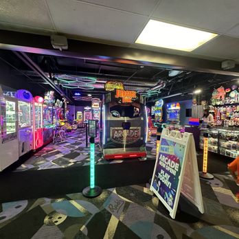 Rab's Country Lanes - Amazing !!! They finally put in an arcade and it's amazing in there now. - Bowling Near Me - Staten Island, New York