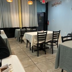 Pan's Thai - Interior