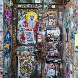 Hafenstraße St.Pauli - Wake up and smell the fish