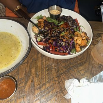 MOSAIC Restaurant - Salmon bowl - New American Near Me - Richmond, Virginia