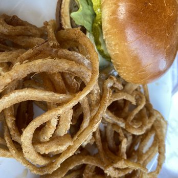 Broad Ripple Brewpub - Turkey pesto burger and onion rings - Vegetarian Near Me - Indianapolis, Indiana
