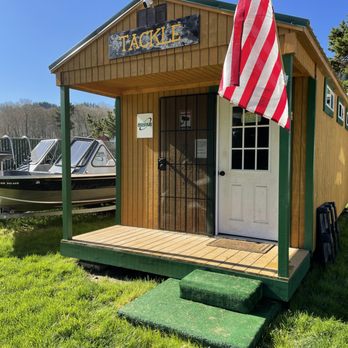Rogue Outdoor Sports - Visit Rogue Outdoor Sports for all your fishing needs - Hunting & Fishing Supplies Near Me - Klamath, California Rogue Outdoor Sports - Visit Rogue Outdoor Sports for all your fishing needs - Hunting & Fishing Supplies Near Me - Klamath, California