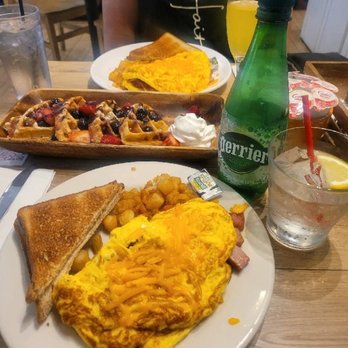 Aloha Kitchen - Delicious food with excellent service - Breakfast & Brunch Near Me - Honolulu, Hawaii