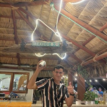 El Caballeros - Eddie! - Breakfast & Brunch Near Me - Cabo Pulmo, BCS El Caballeros - Eddie! - Breakfast & Brunch Near Me - Cabo Pulmo, BCS