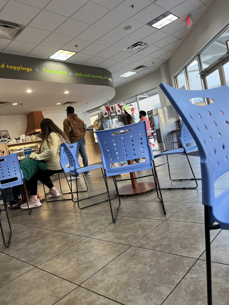 U-swirl Frozen Yogurt & Rocky Mountain Chocolate Factory ROCKY MOUNTAIN CHOCOLATE FACTORY & U-SWIRL FROZEN YOGURT - Updated