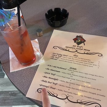 BB Wolfs - They yummy granny drink. Tastes better than the Starbucks refreshers! - Dive Bars Near Me - Stafford, Texas