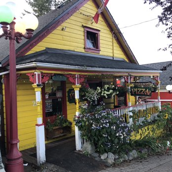 Roberts Street Pizza - So cute outside - Pizza Near Me - Ladysmith, British Columbia Roberts Street Pizza - So cute outside - Pizza Near Me - Ladysmith, British Columbia