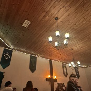 Fae Nectar - Loved the lights and LOTR banners - would be a good great hall from Hogwarts too - Meaderies Near Me - Lake Lure, North Carolina