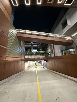 Paradise Plaza by null