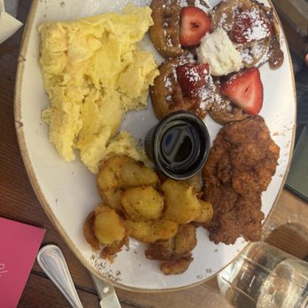 Cracked & Battered - Potrero Hill - The C&B Plate - Breakfast & Brunch Near Me - San Francisco, California