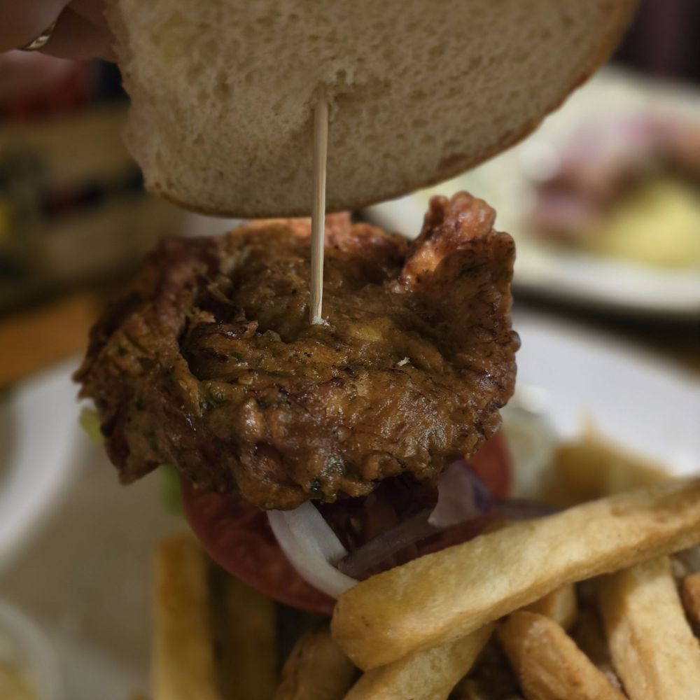 The Brazen Head - Chicken sandwich - Pubs Near Me - Dublin, D