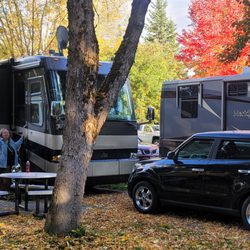 Self Storage of Spokane - 2005 Beaver by Monaco with our KIA as the tow car.